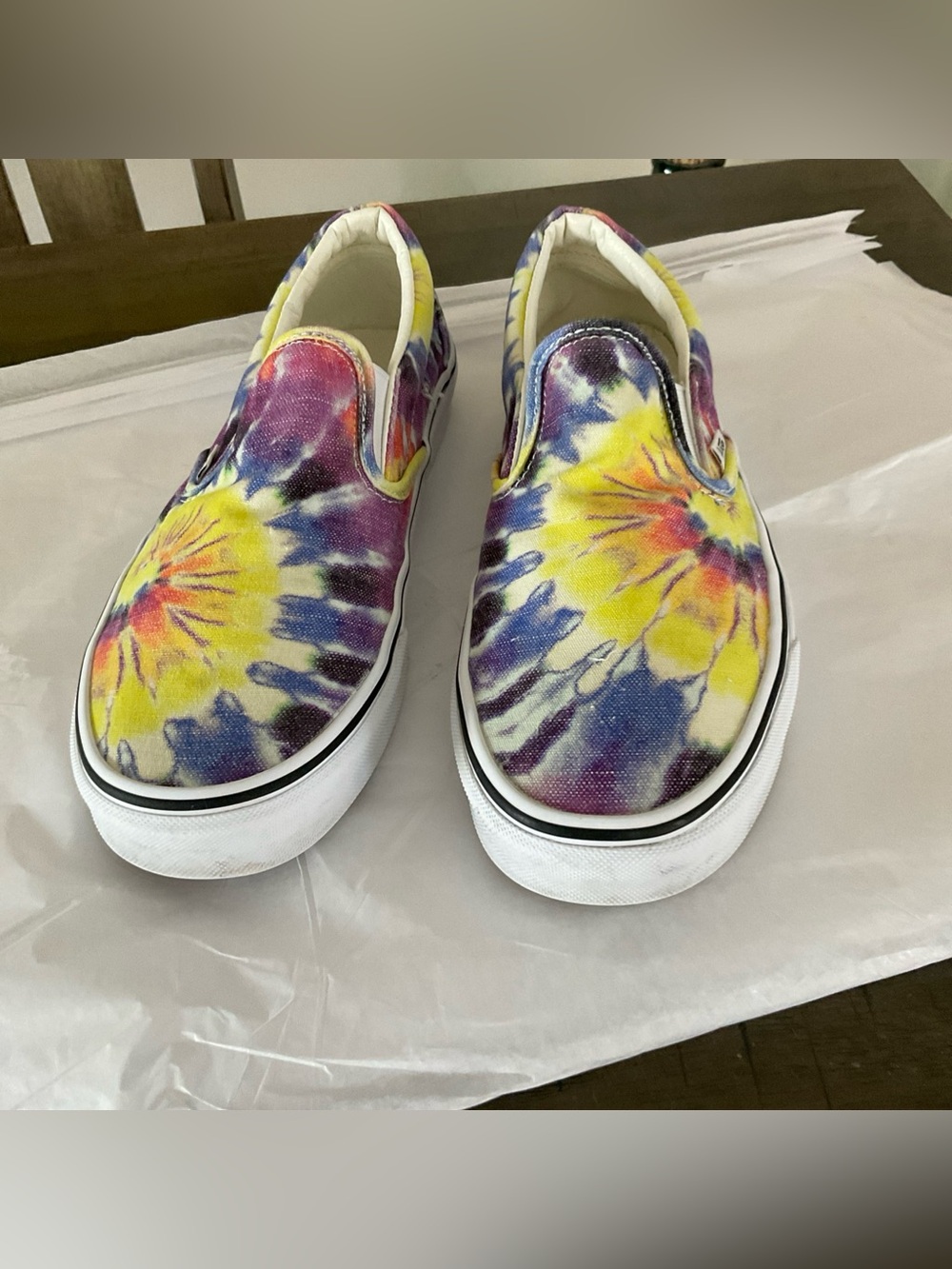 VANS Classic Slip-On Tie Dye pattern Women’s Sneakers 9.5
